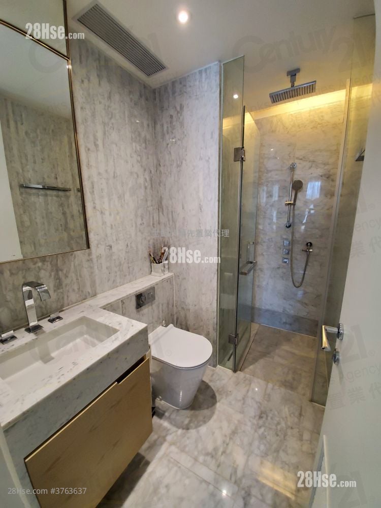 Homantin Hillside Sell 3 Bedrooms , 2 Bathrooms 735 ft²