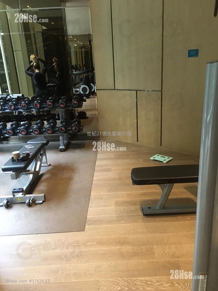 Homantin Hillside Sell 3 Bedrooms , 2 Bathrooms 735 ft²