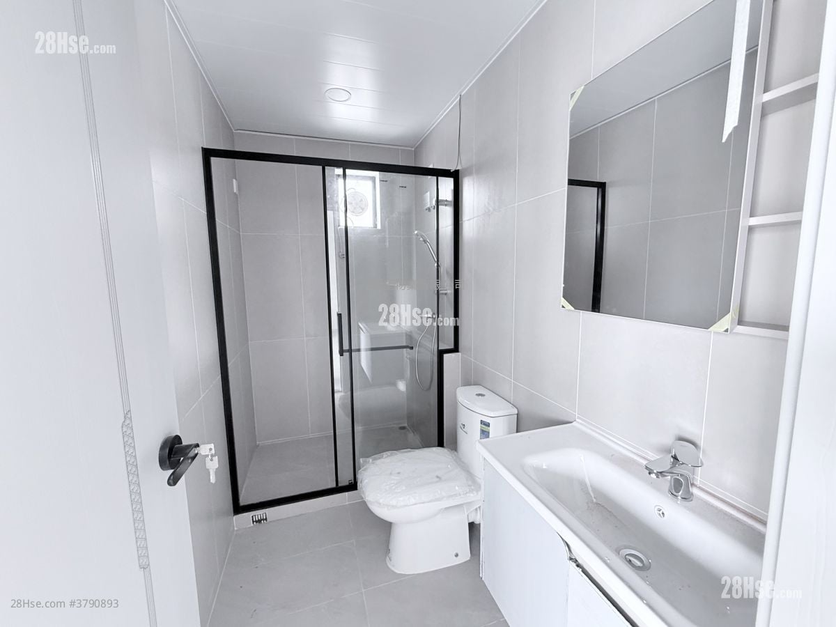 村屋 售盘 3 房 , 2 浴室 700 平方尺