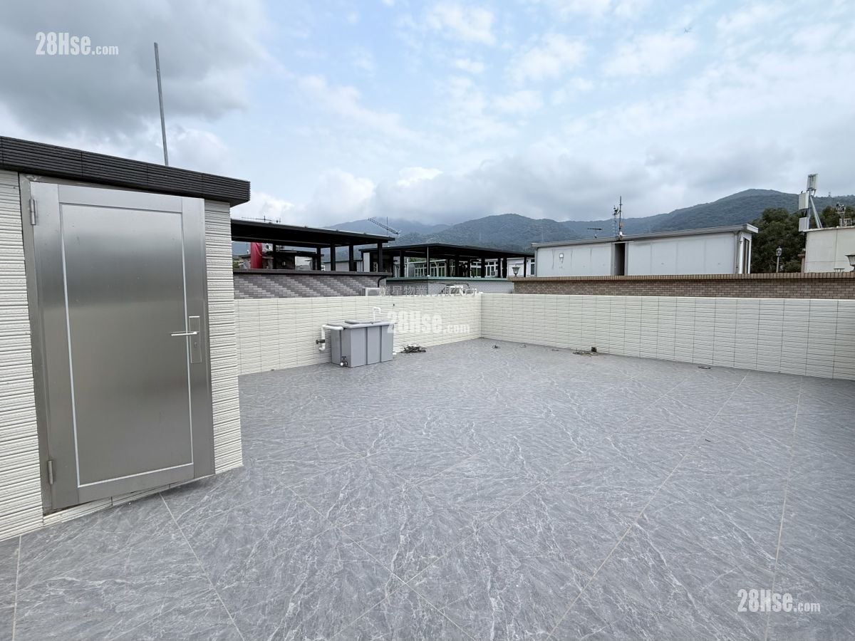 村屋 售盘 3 房 , 2 浴室 700 平方尺