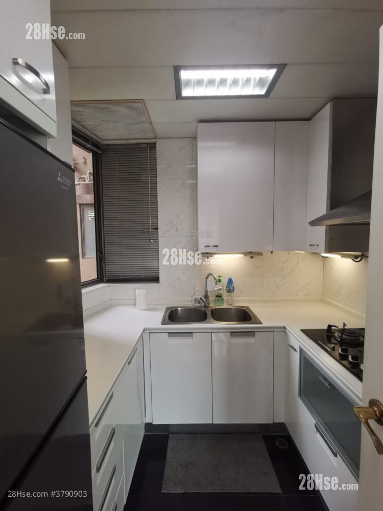 Grand Excelsior Sell 2 Bedrooms , 2 Bathrooms 642 ft²