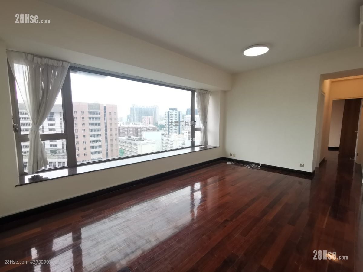 Grand Excelsior Sell 2 Bedrooms , 2 Bathrooms 642 ft²