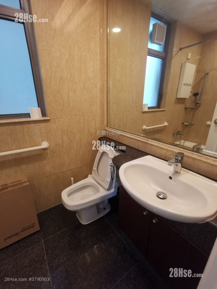 Grand Excelsior Sell 2 Bedrooms , 2 Bathrooms 642 ft²