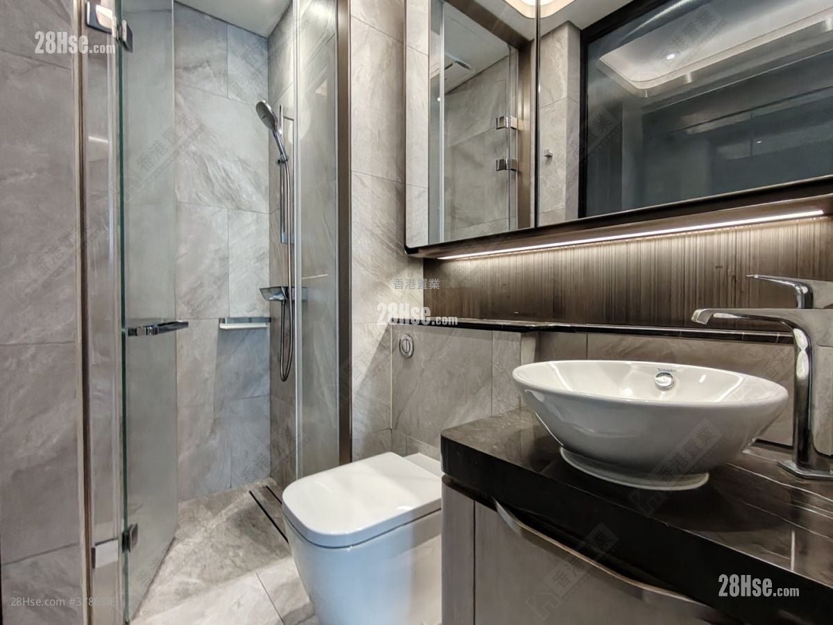 Henley Park Rental Studio , 1 Bathroom 250 ft²