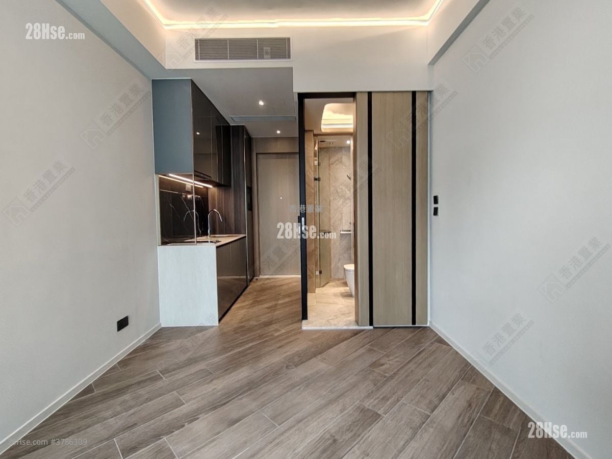 Henley Park Rental Studio , 1 Bathroom 250 ft²