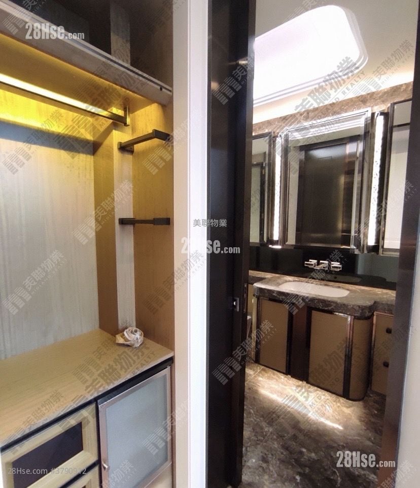 Eden Manor Rental 1,108 ft²