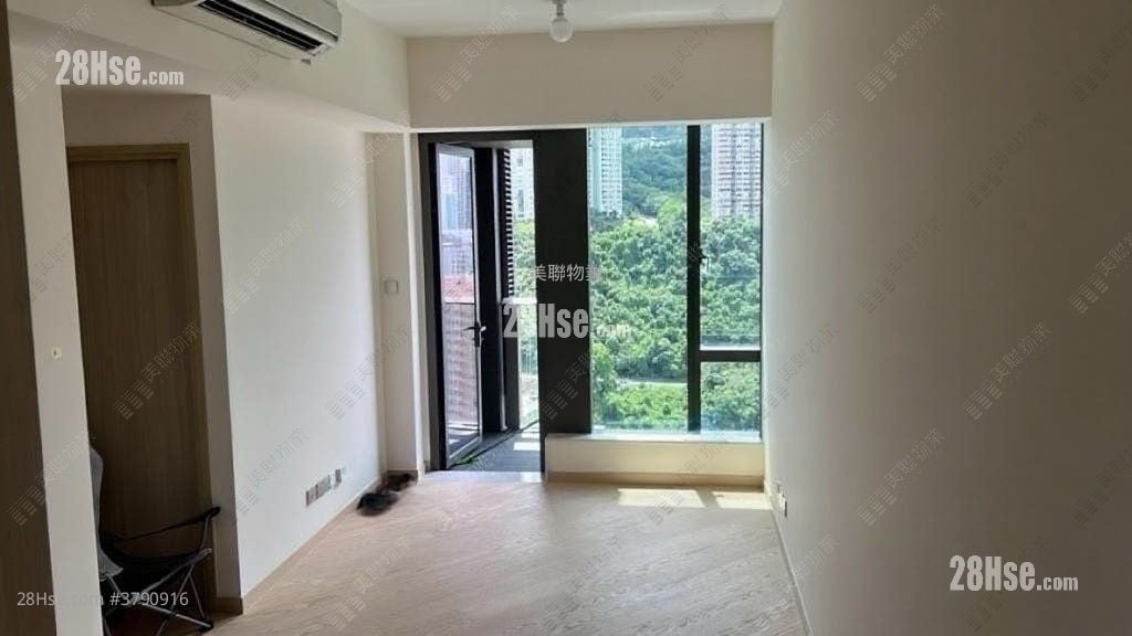 The Arles Sell 2 Bedrooms , 1 Bathroom 492 ft²