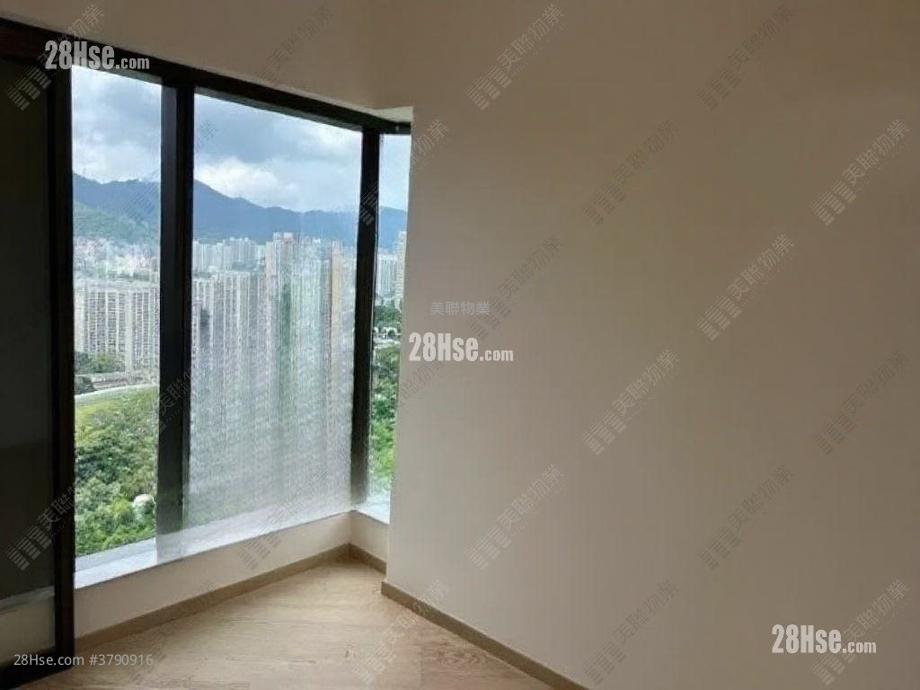 The Arles Sell 2 Bedrooms , 1 Bathroom 492 ft²