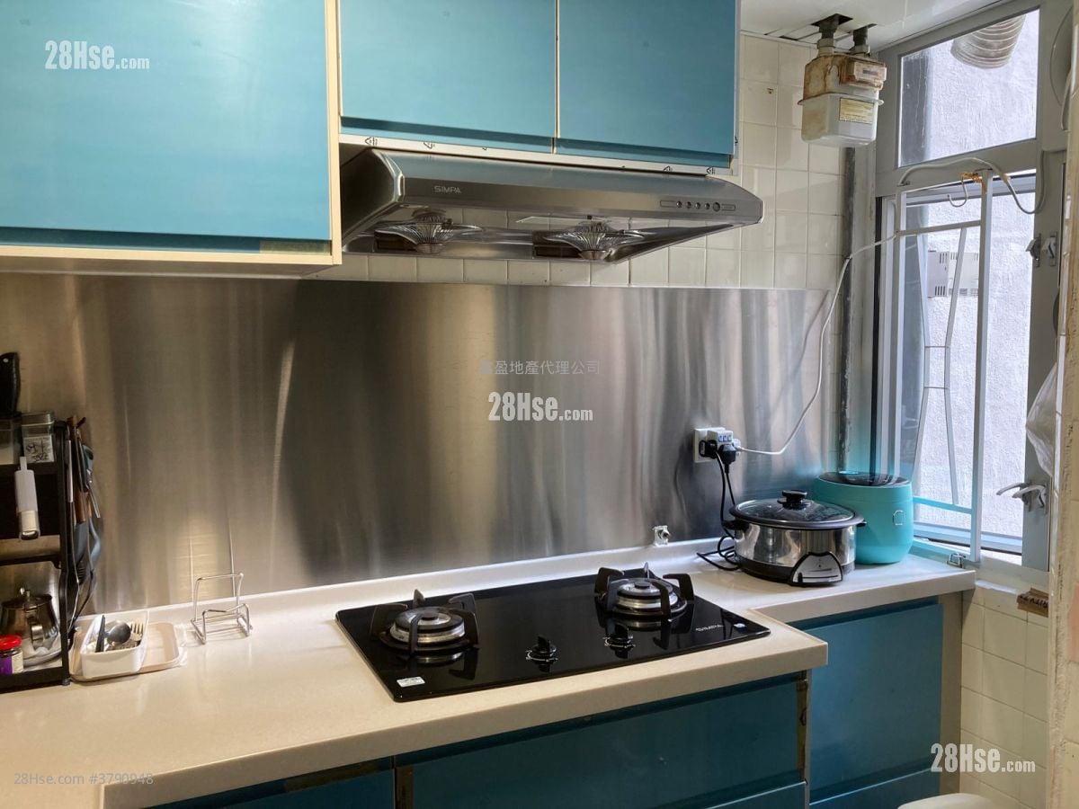 Tung Chun Court Sell 3 Bedrooms , 1 Bathroom 649 ft²