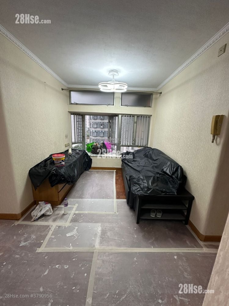 Riviera Gardens Rental 3 Bedrooms , 1 Bathroom 497 ft²