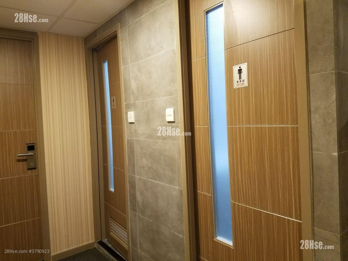 再发工厂大厦 租盘 220 平方尺