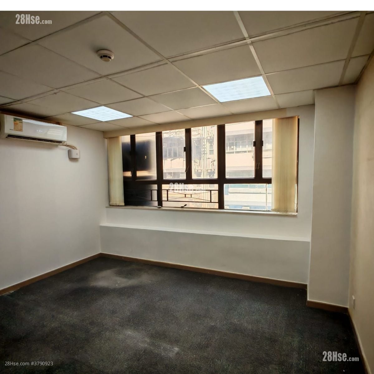 再发工厂大厦 租盘 220 平方尺