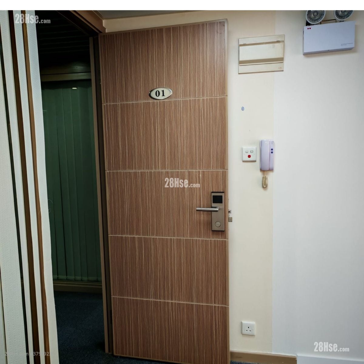 再发工厂大厦 租盘 220 平方尺