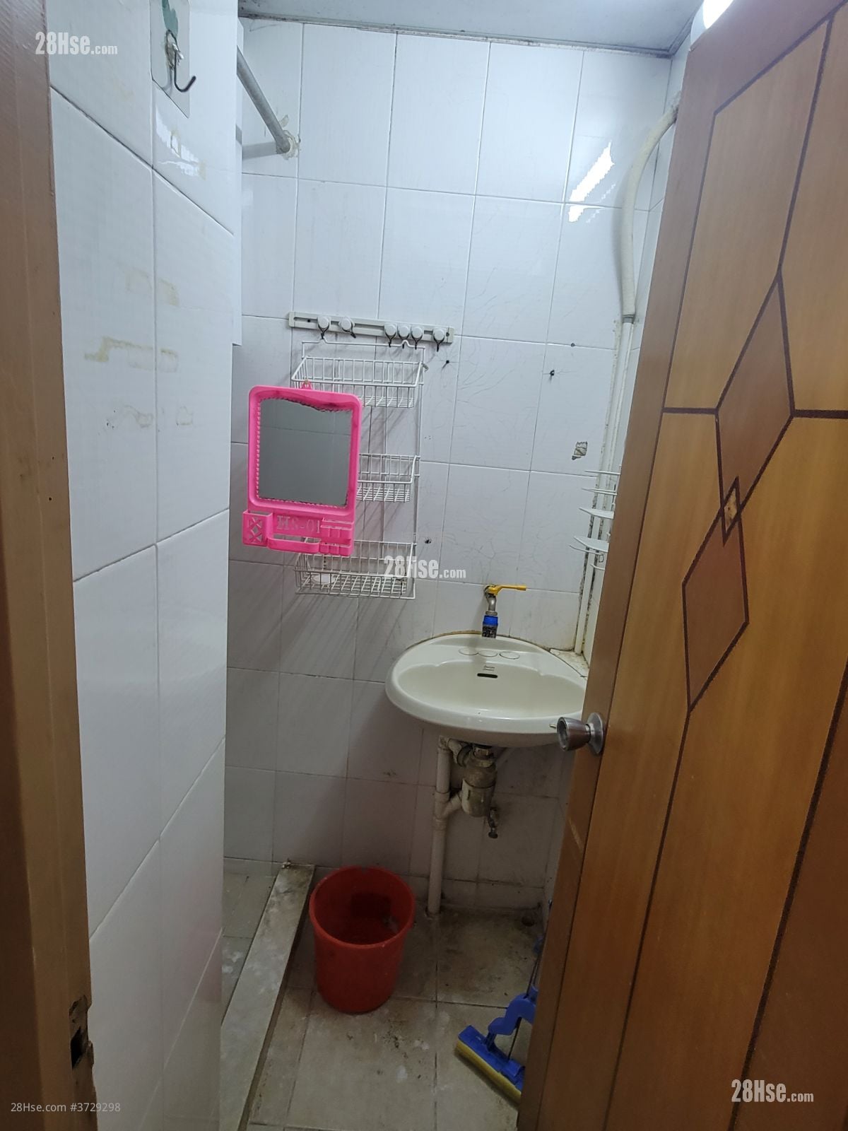 唐楼 租盘 2 房 , 1 浴室 280 平方尺