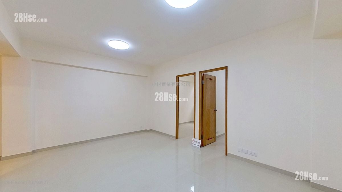 living room: 98-100 Cheung Sha Wan Road Rental 2 Bedrooms , 1 Bathroom 526 ft²