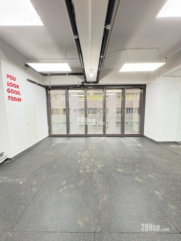 The Globe Rental Studio , 1 Toilet