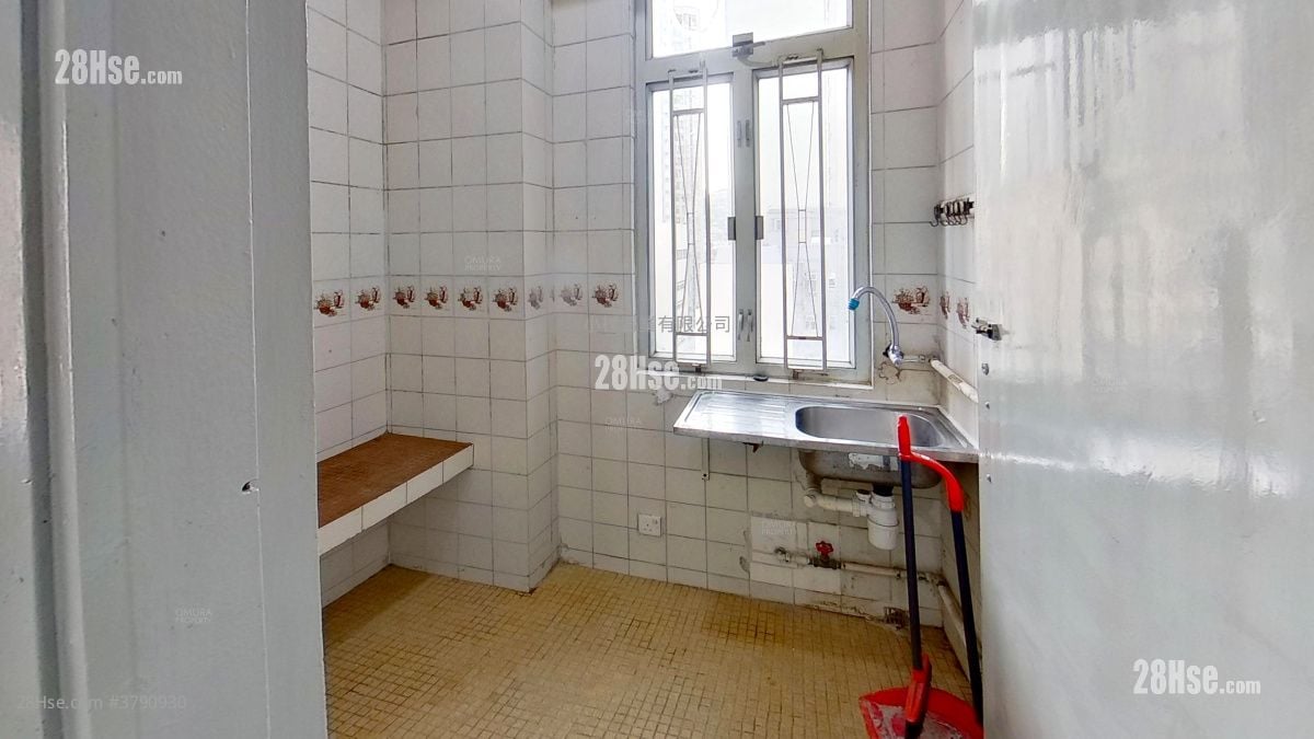 kitchen: Island Building Rental 1 Bedroom , 1 Bathroom 307 ft²