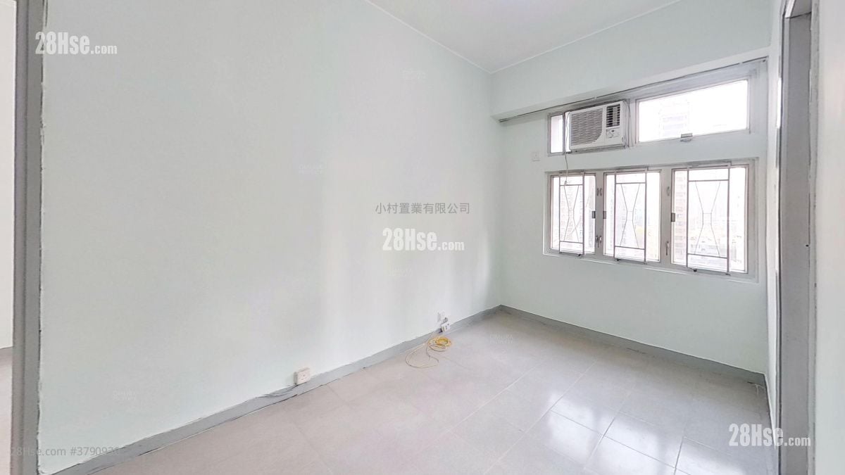 living room: Island Building Rental 1 Bedroom , 1 Bathroom 307 ft²