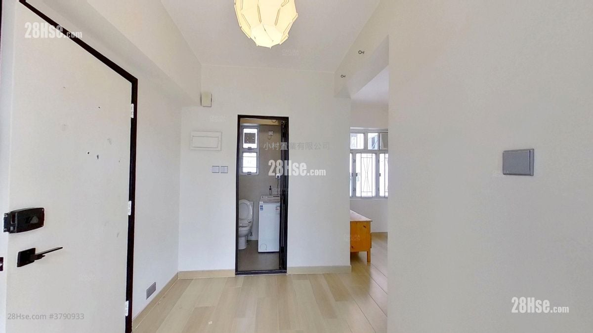 living room: Island Building Rental 1 Bedroom , 1 Bathroom 294 ft²