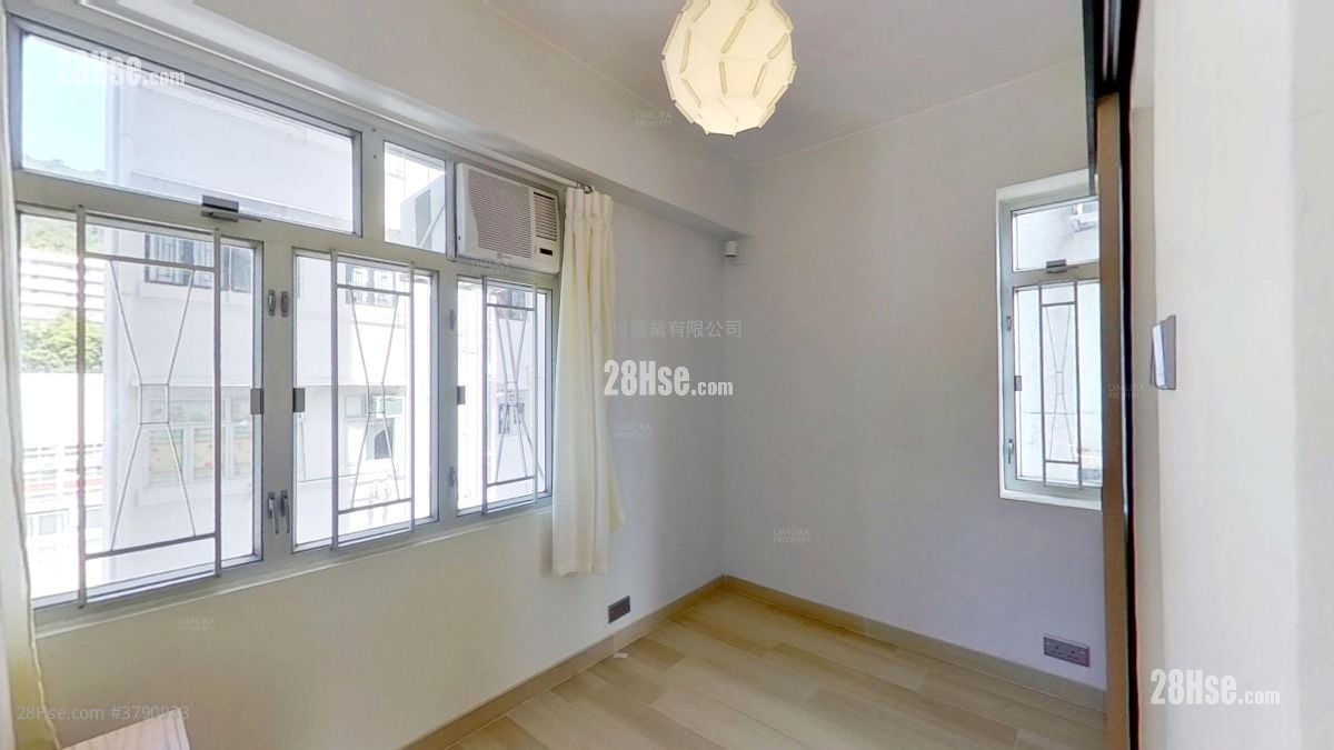 living room: Island Building Rental 1 Bedroom , 1 Bathroom 294 ft²