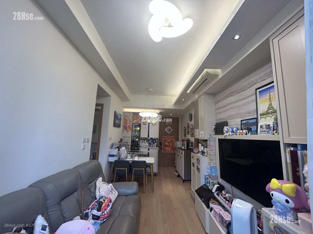 One Homantin Sell 2 Bedrooms 509 ft²