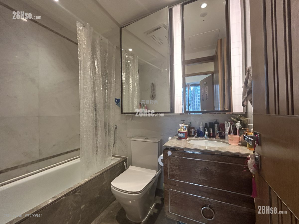 One Homantin Sell 2 Bedrooms 509 ft²