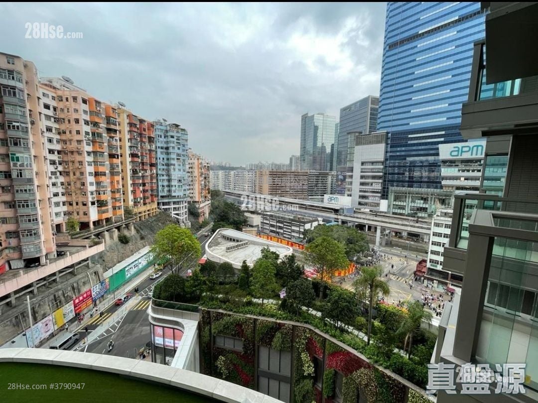 Grand Central Sell 2 Bedrooms , 1 Bathroom 593 ft²