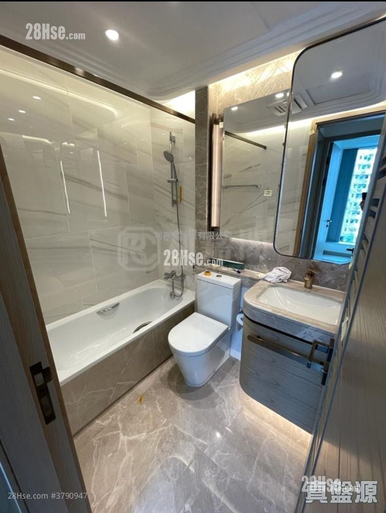 Grand Central Sell 2 Bedrooms , 1 Bathroom 593 ft²