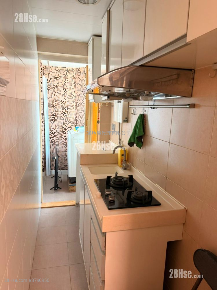 Gold Ming Building Sell 1 Bedroom , 1 Bathroom 256 ft²