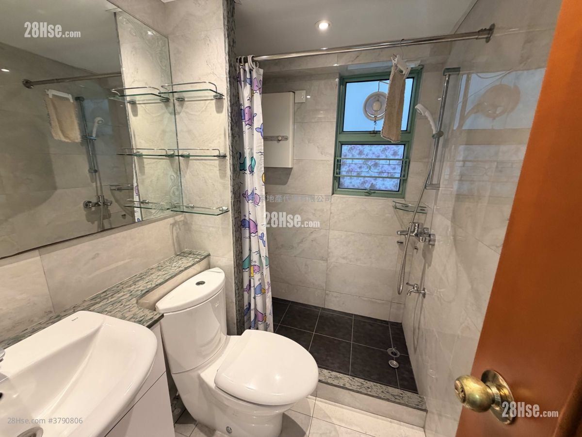 La Fontaine Sell 3 Bedrooms 532 ft²