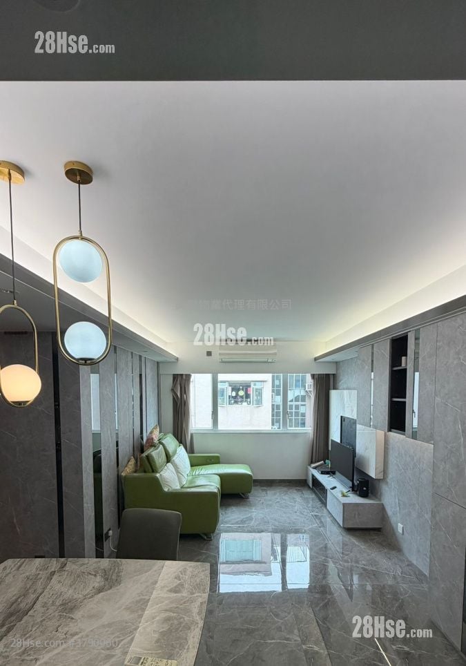 Welcome Gardens Sell 2 Bedrooms , 2 Bathrooms 686 ft²