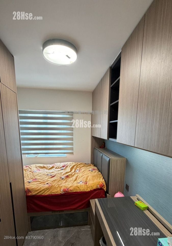 Welcome Gardens Sell 2 Bedrooms , 2 Bathrooms 686 ft²