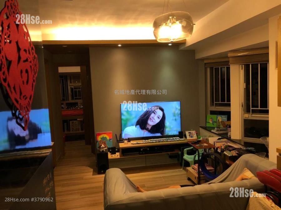 Hilton Plaza Sell 2 Bedrooms , 1 Bathroom 412 ft²