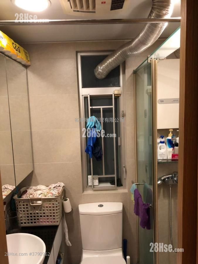 Hilton Plaza Sell 2 Bedrooms , 1 Bathroom 412 ft²