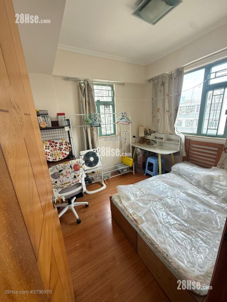 定安大厦 售盘 3 房 , 2 浴室 461 平方尺