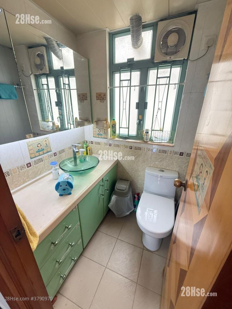 定安大厦 售盘 3 房 , 2 浴室 461 平方尺