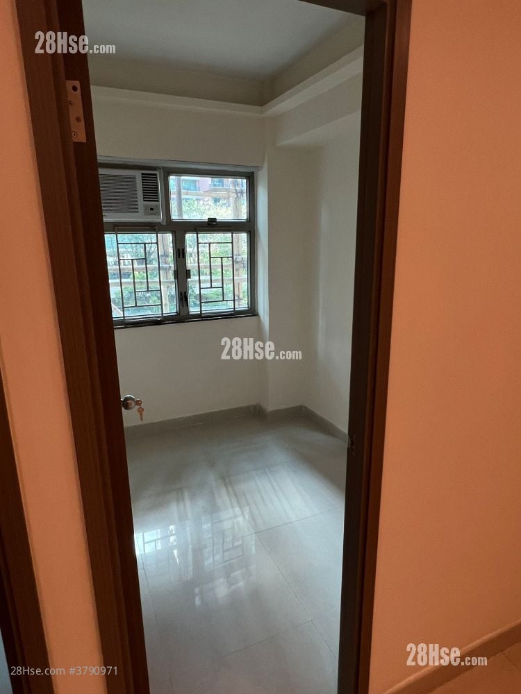 Cosmopolitan Estate Rental 2 Bedrooms , 1 Bathroom 312 ft²