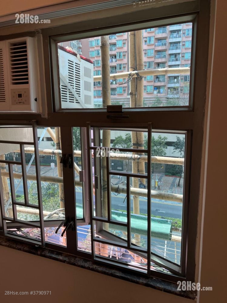 Cosmopolitan Estate Rental 2 Bedrooms , 1 Bathroom 312 ft²