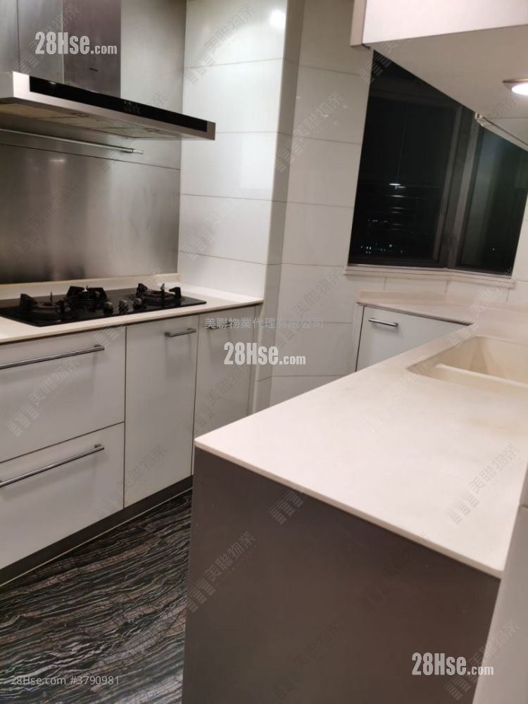 Yoho Midtown Rental 1,029 ft²