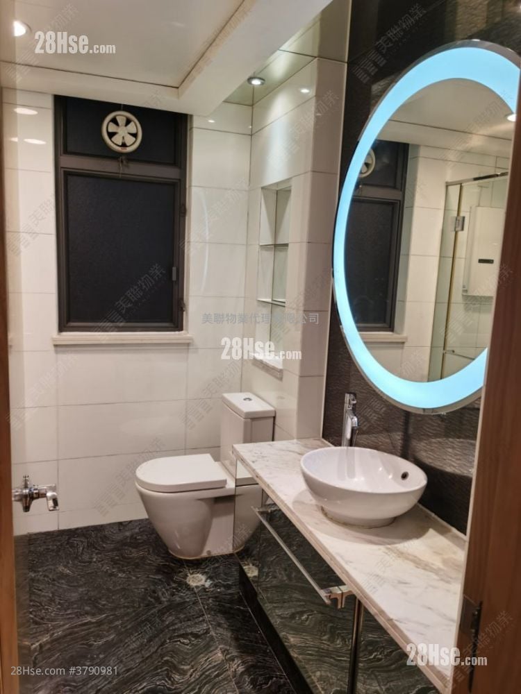 Yoho Midtown Rental 1,029 ft²