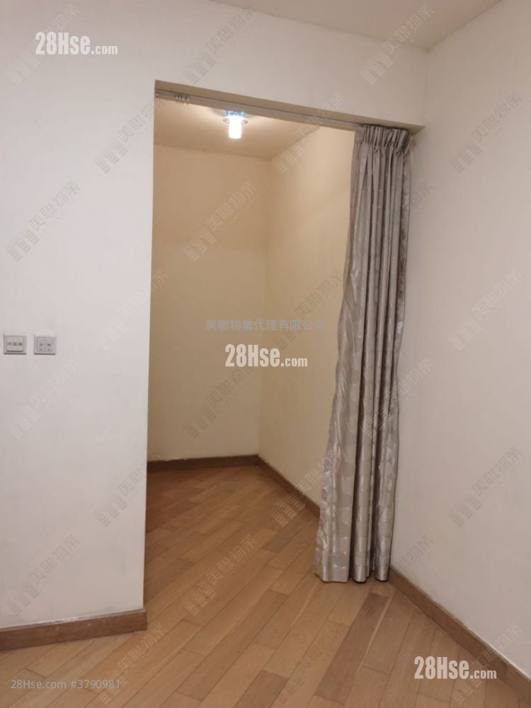 Yoho Midtown Rental 1,029 ft²