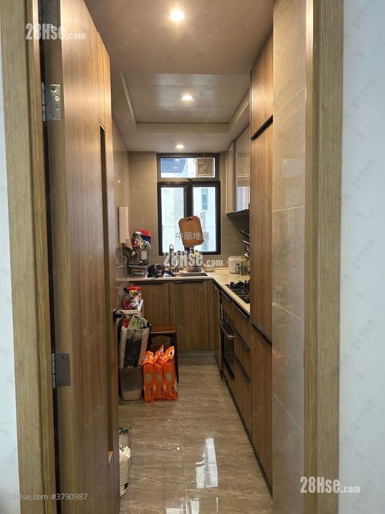 海日湾 II 售盘 3 房 810 平方尺