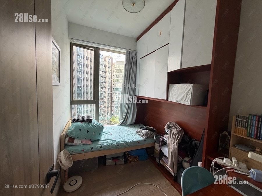 海日湾 II 售盘 3 房 810 平方尺