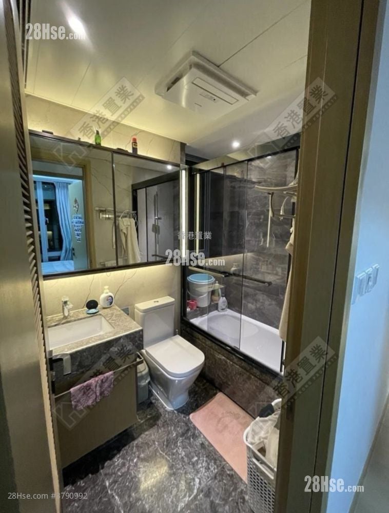 Malibu Sell 2 Bedrooms 592 ft²