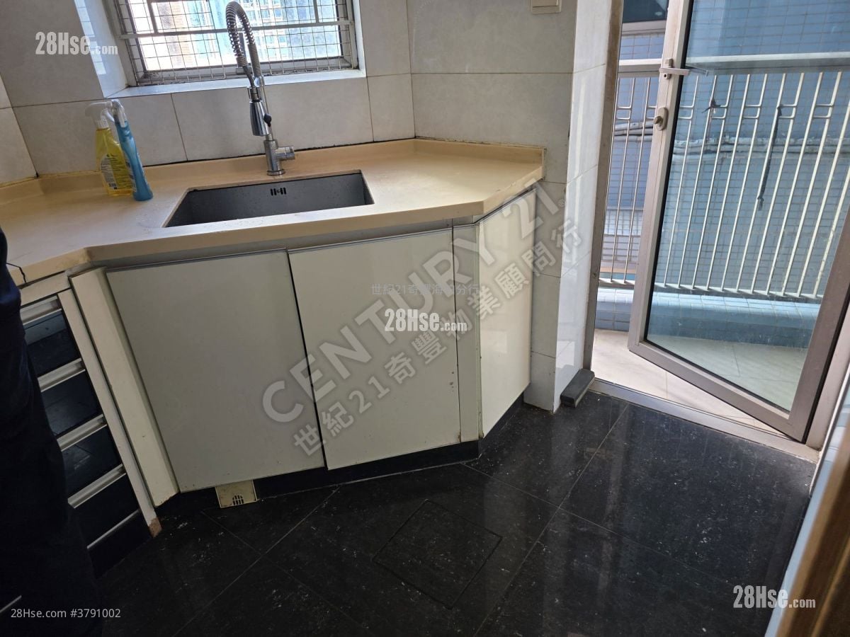 Lake Silver Sell 4 Bedrooms , 2 Bathrooms 1,001 ft²