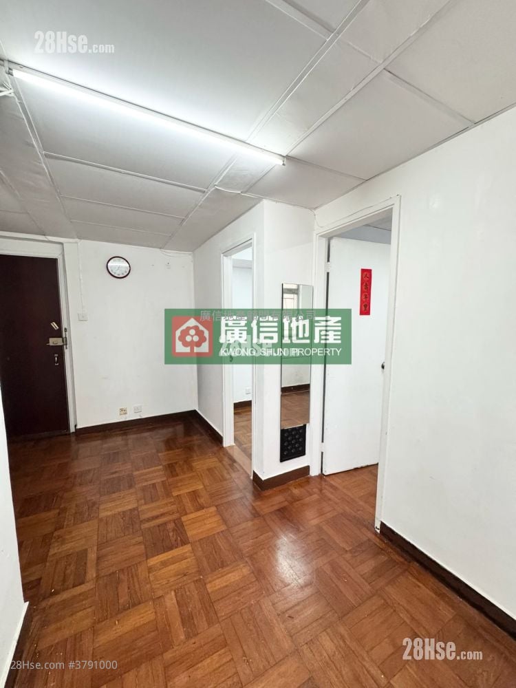 金辉大厦 租盘 2 房 , 1 浴室 302 平方尺