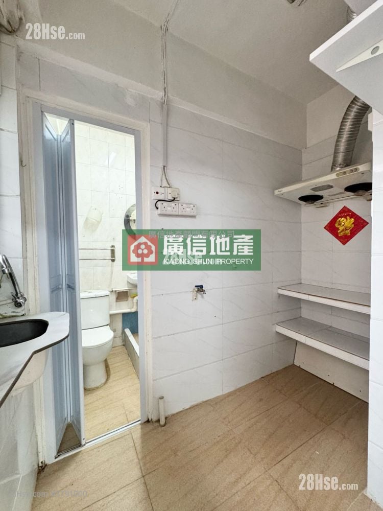 金辉大厦 租盘 2 房 , 1 浴室 302 平方尺