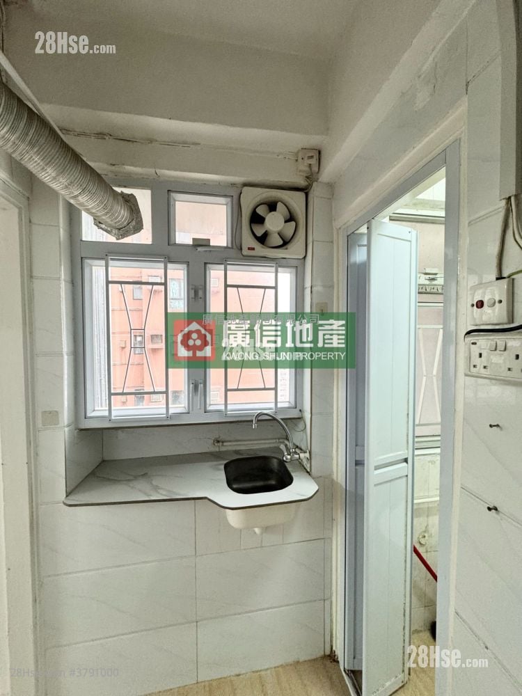 金辉大厦 租盘 2 房 , 1 浴室 302 平方尺