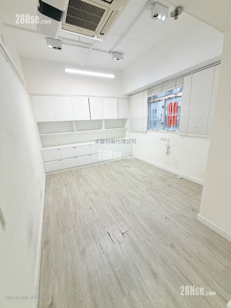 合兴工业大厦 租盘 5+ 房 , 5+ 厕所 3,100 平方尺