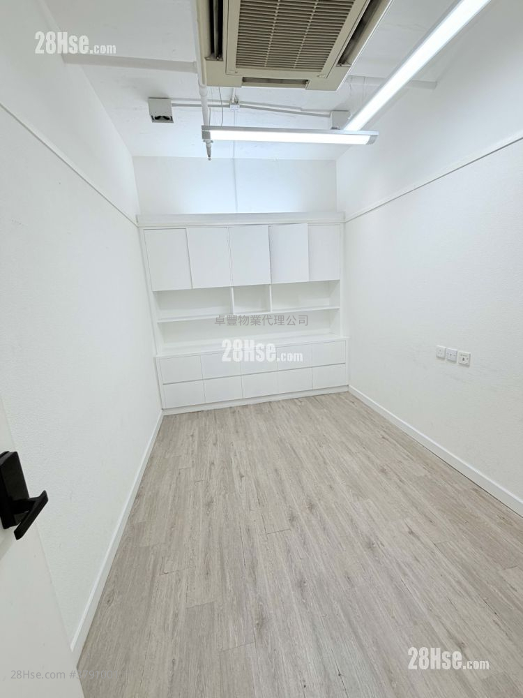 合兴工业大厦 租盘 5+ 房 , 5+ 厕所 3,100 平方尺